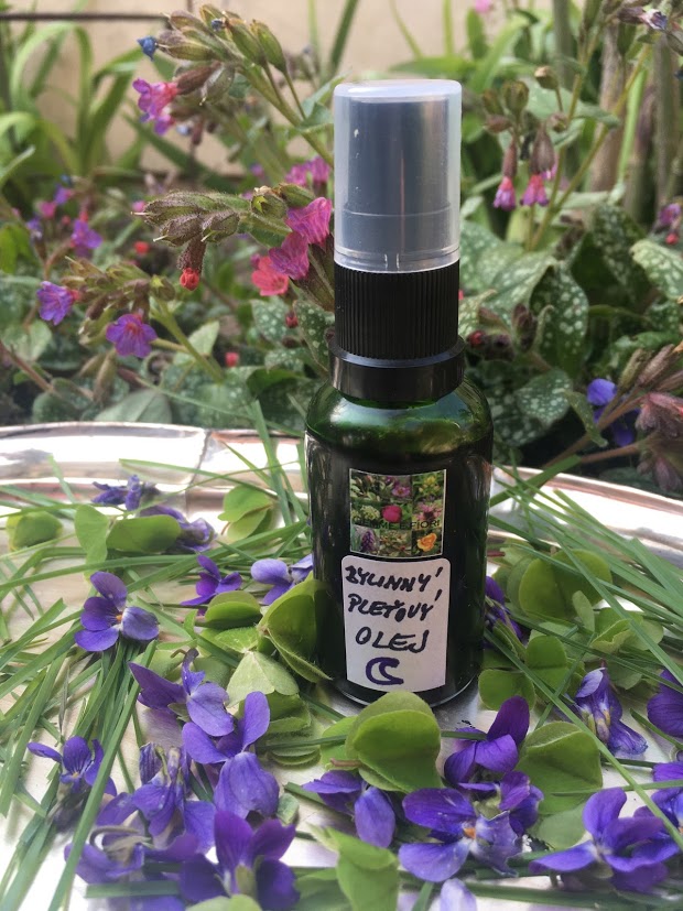 AROMATERAPEUTICKÝ BYLINNÝ PLEŤOVÝ OLEJ °VYŽIVUJÍCÍ° ☾ 30 ml