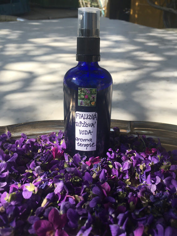 AROMATERAPEUTICKÁ RŮŽOVÁ VODA °FIALKY*RŮŽE DAMAŠSKÁ° 100 ml